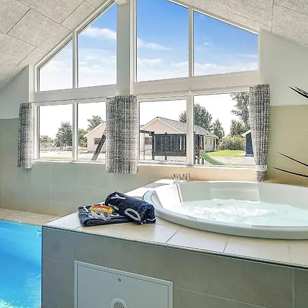 16 Person In Hasselberg