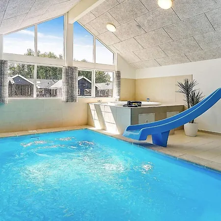 16 Person In Hasselberg