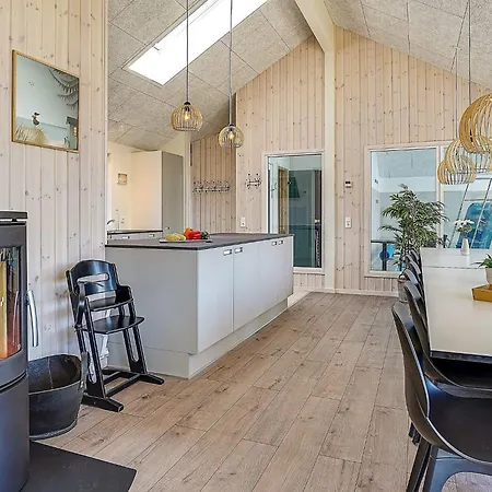 Feriehus 16 Person In Hasselberg